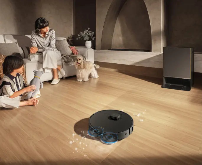 Living Room：The thermal mop pads maintain 104°F (40°C) heat to effectively dissolve dirt and grease for a fresher home. Works even better when used for wood floor care solution*.